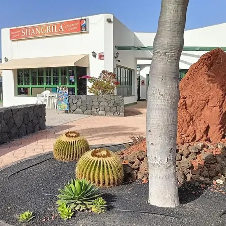 Lägenhet The White House With Pool - *