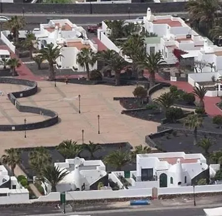 Lägenhet The White House With Pool -