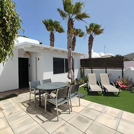 Lägenhet The White House With Pool - *