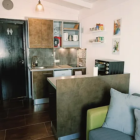 Apartment The White House With Pool -